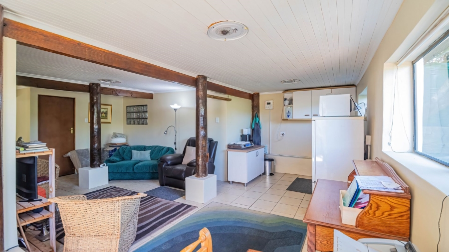 5 Bedroom Property for Sale in Lovemore Park Eastern Cape